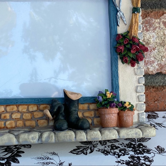 3D Ceramic Photo Frame Flower Shop Window Florist Garden Boots - Picture 2 of 6